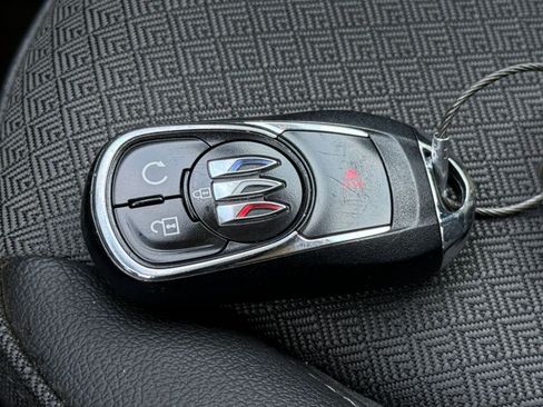 Used 2025 Buick Encore GX Preferred FWD image 21