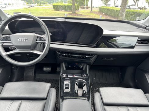 Used 2025 Audi Q6 e-tron Premium Plus w/ Premium Plus AWD/4WD image 29
