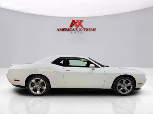 Used 2012 Dodge Challenger SXT Plus image 7