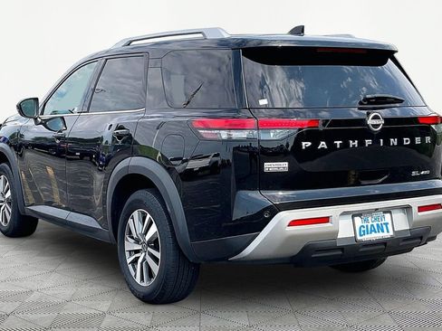 Used 2023 Nissan Pathfinder SL AWD/4WD image 4
