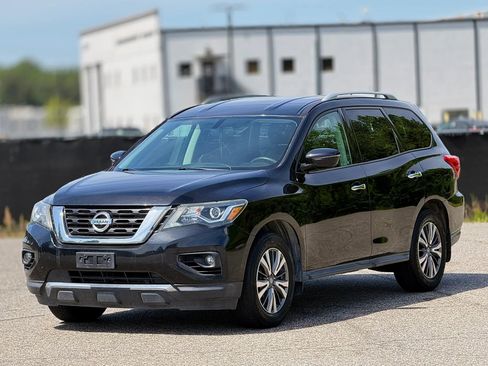 Used 2017 Nissan Pathfinder SV FWD image 6