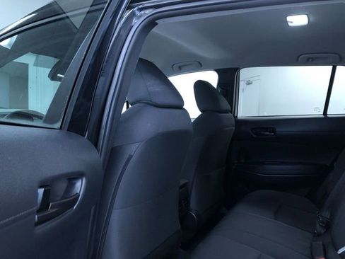 Used 2025 Toyota Corolla Cross LE image 19