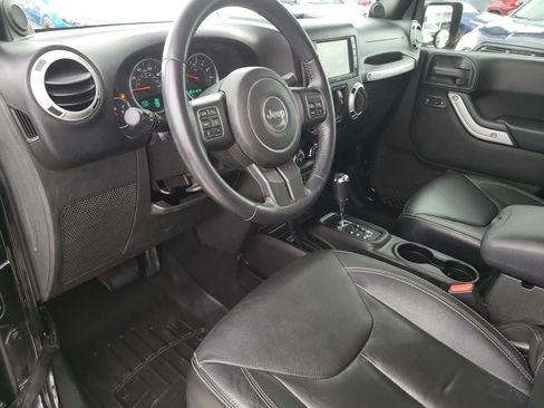 Used 2013 Jeep Wrangler Unlimited Sahara w/ Connectivity Group AWD/4WD image 19