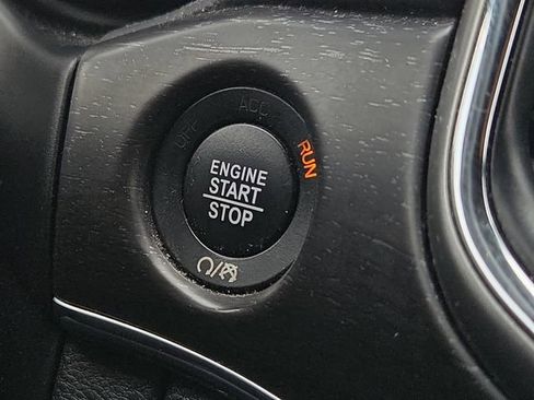 Used 2018 Jeep Grand Cherokee Limited image 22