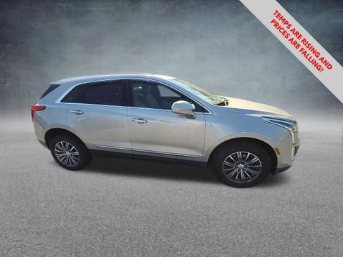 Used 2017 Cadillac XT5 Luxury w/ Driver Awareness Package image 20