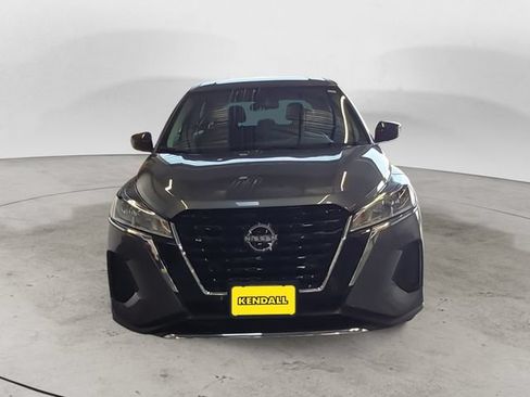 Used 2025 Nissan Kicks Play S FWD image 2