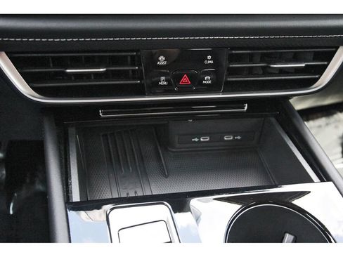 Used 2025 Volkswagen Atlas SE FWD image 29