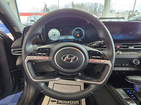Used 2023 Hyundai Elantra SEL w/ Convenience Package image 13