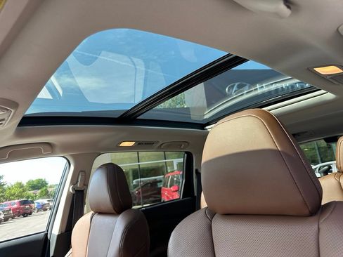 Used 2023 Subaru Ascent Touring AWD/4WD image 16