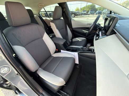 Certified 2025 Toyota Corolla LE FWD image 25