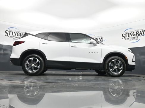 Used 2025 Chevrolet Blazer LT FWD image 33