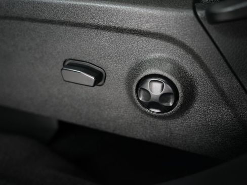 Used 2020 Dodge Journey SE w/ SE Popular Equipment Group FWD image 42