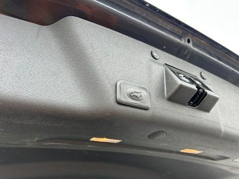 Used 2012 GMC Acadia Denali image 12