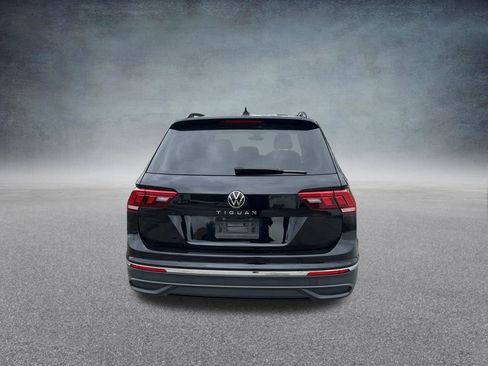 Used 2022 Volkswagen Tiguan S FWD image 4