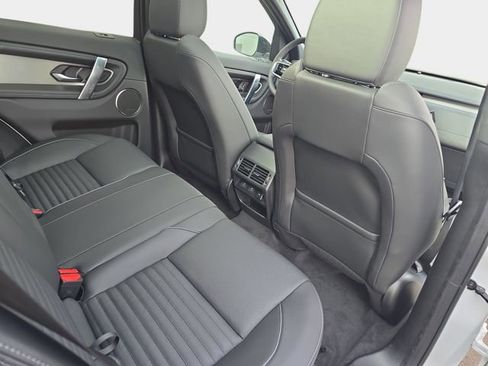 New 2025 Land Rover Discovery Sport Dynamic SE image 11