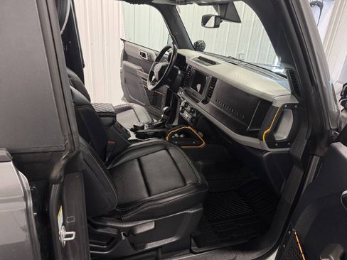 Used 2022 Ford Bronco Badlands w/ Sasquatch Package AWD/4WD image 17