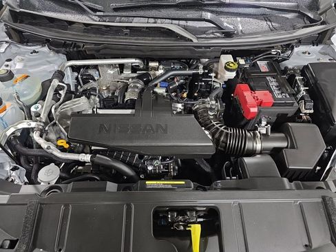 Used 2025 Nissan Rogue S image 13