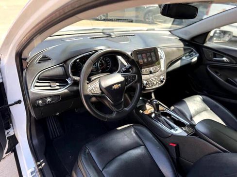 Used 2017 Chevrolet Malibu Premier w/ Driver Confidence Package image 8