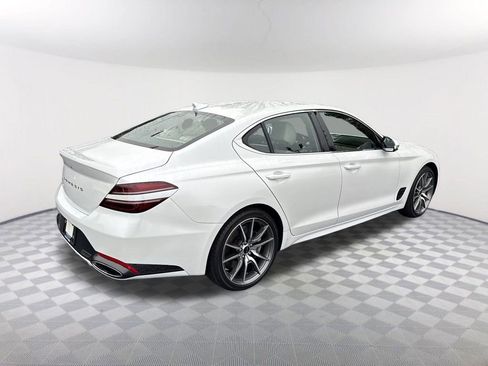 Used 2025 Genesis G70 2.5T image 5