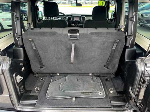 Used 2018 Jeep Wrangler Sport image 13
