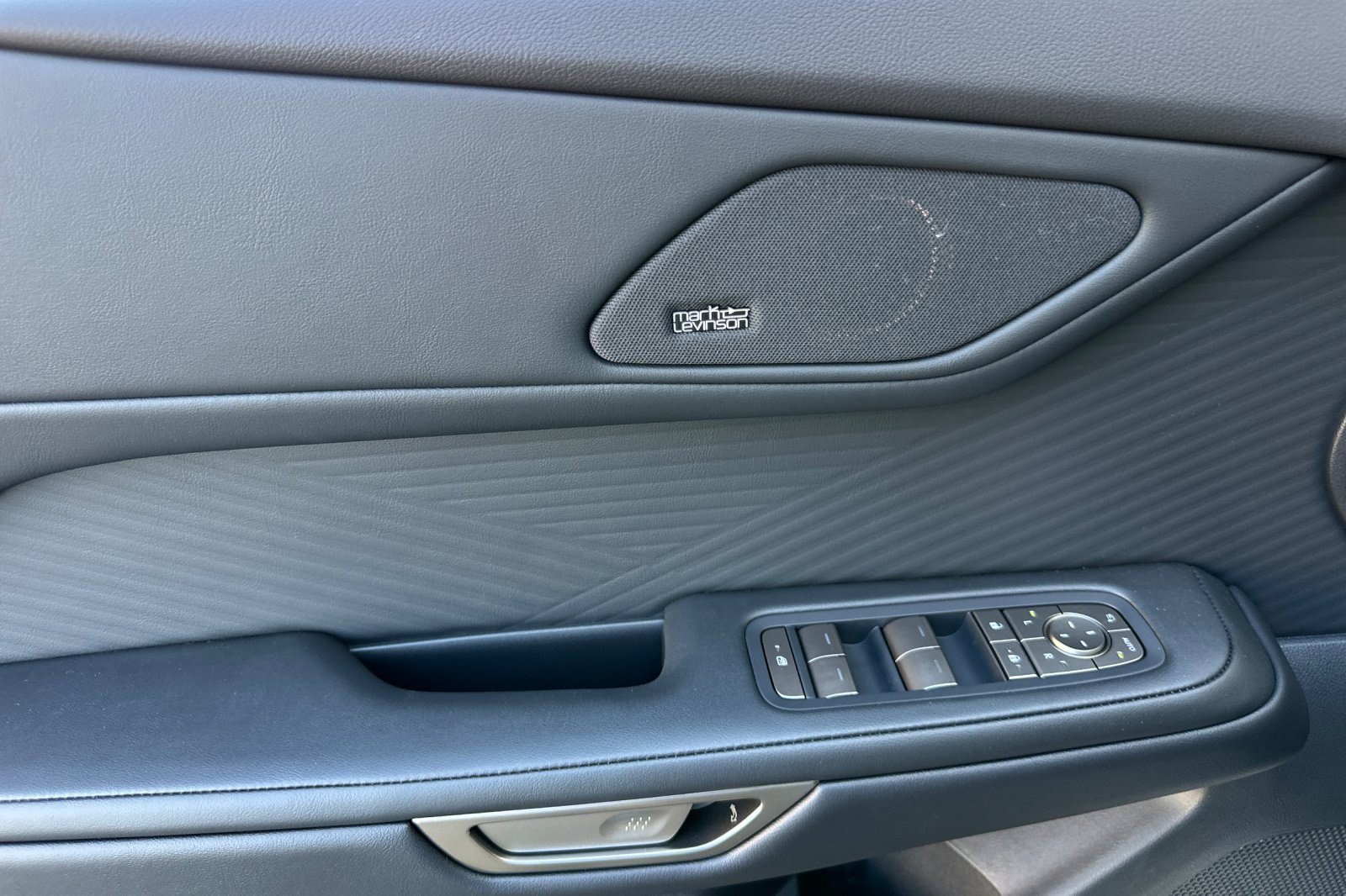 New 2026 Lexus ES 350h w/ Cold Area Package FWD image 14