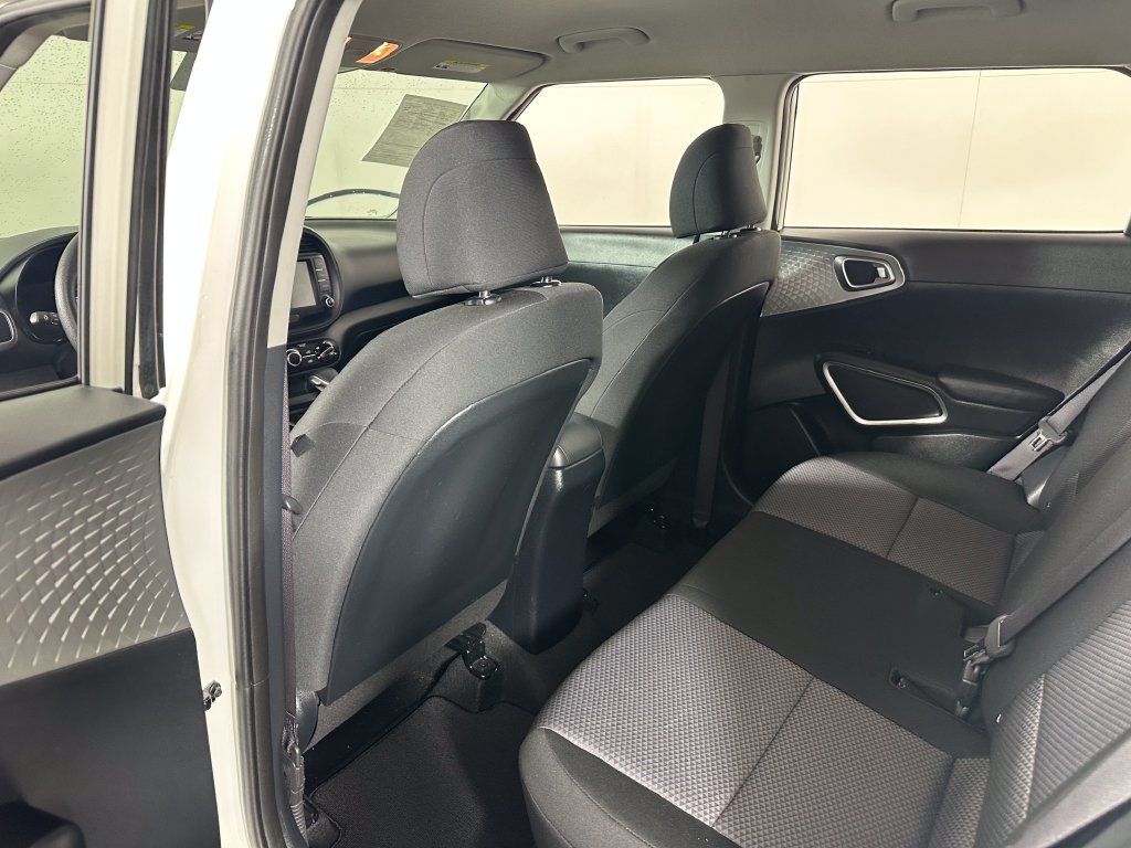 Used 2024 Kia Soul LX FWD image 20