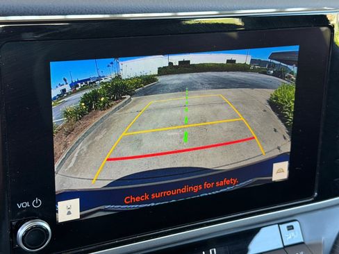 Used 2025 Toyota Camry SE FWD image 20