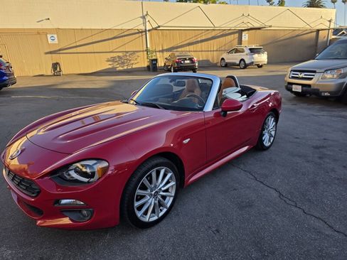 Used 2017 FIAT 124 Spider Lusso RWD image 13
