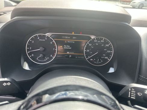 Used 2023 Nissan Rogue SV w/ SV Premium B Package image 12