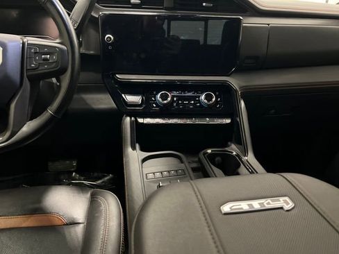 Used 2025 GMC Sierra 2500 AT4 w/ AT4 Premium Plus Package image 12