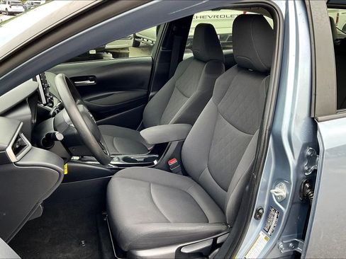 Used 2021 Toyota Corolla LE FWD image 25