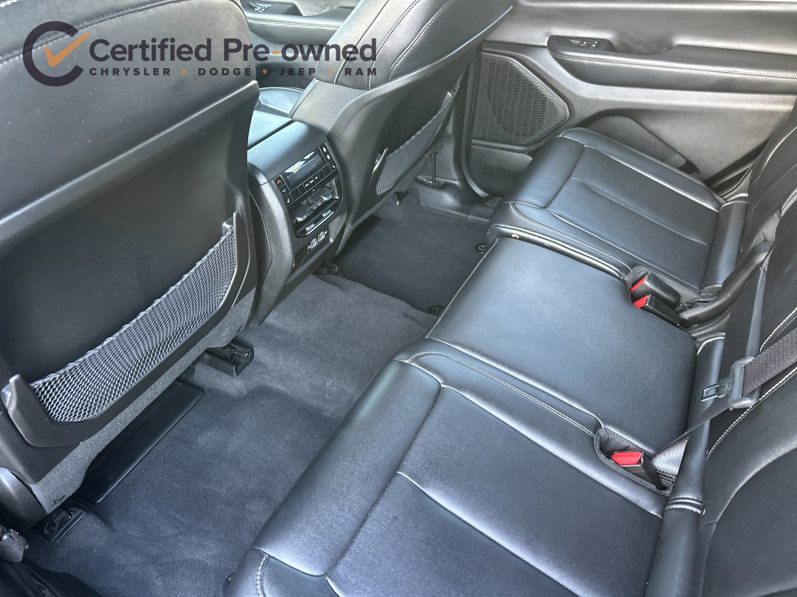 Used 2023 Jeep Grand Cherokee L Limited AWD/4WD image 13