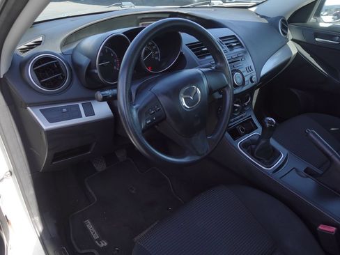Used 2013 MAZDA MAZDA3 i SV FWD image 9
