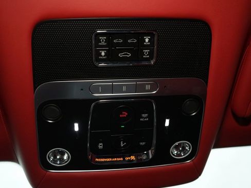 Used 2021 Bentley Flying Spur V8 image 35