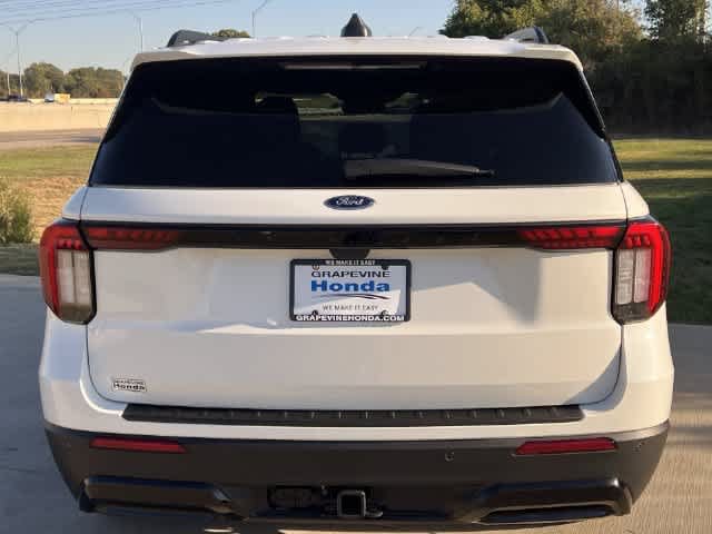 Used 2025 Ford Explorer ST-Line w/ Premium Package RWD image 6