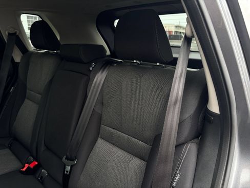Used 2025 Nissan Rogue SV FWD image 39