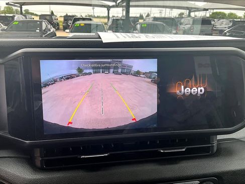 Used 2025 Jeep Wrangler Unlimited Sport AWD/4WD image 25