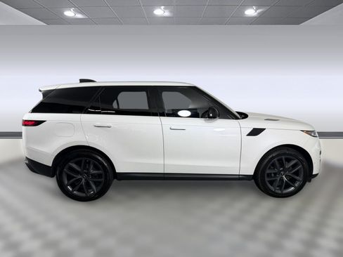Used 2024 Land Rover Range Rover Sport SE AWD/4WD image 8