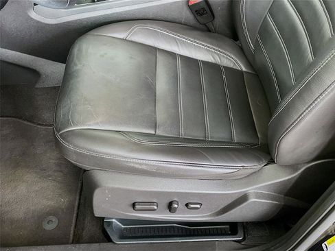 Used 2017 Ford Escape Titanium w/ Equipment Group 301A AWD/4WD image 22