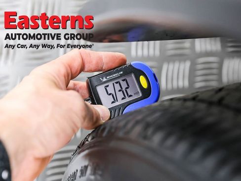 Used 2023 Nissan Kicks SR w/ SR Premium Package FWD image 30