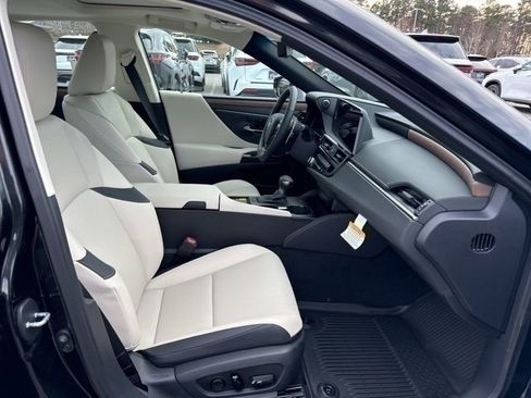 New 2025 Lexus ES 350 w/ Premium Package image 13