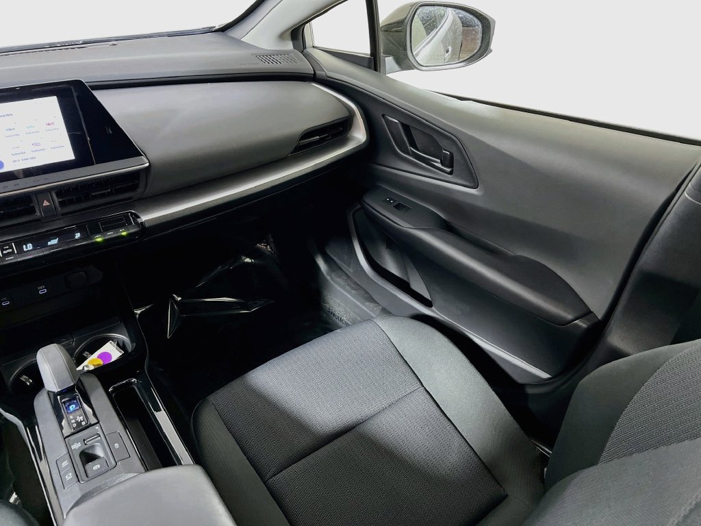 Certified 2025 Toyota Prius LE FWD image 20
