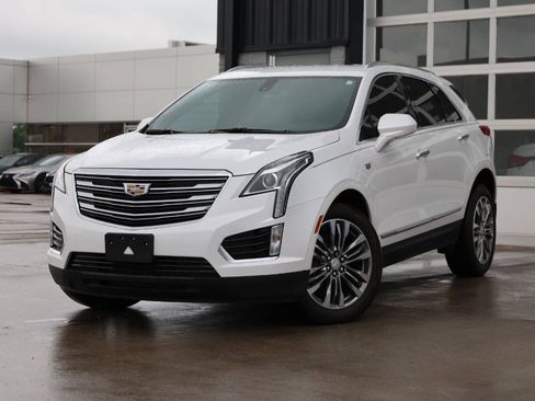 Used 2018 Cadillac XT5 FWD image 3
