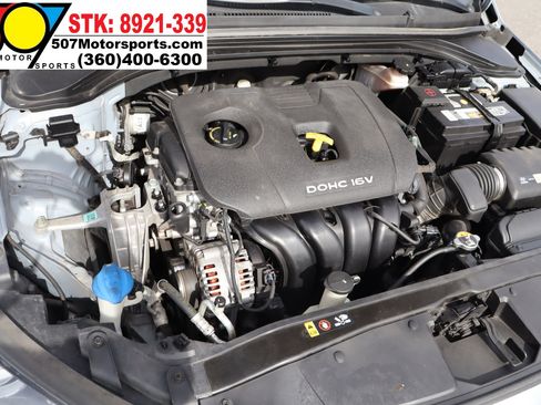 Used 2017 Hyundai Elantra SE image 20