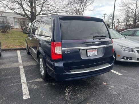 Used 2012 Chrysler Town & Country Touring-L w/ Entertainment Group #2 image 6