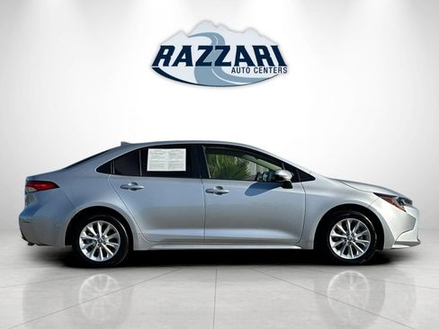 Used 2020 Toyota Corolla LE w/ LE Convenience Package FWD image 2