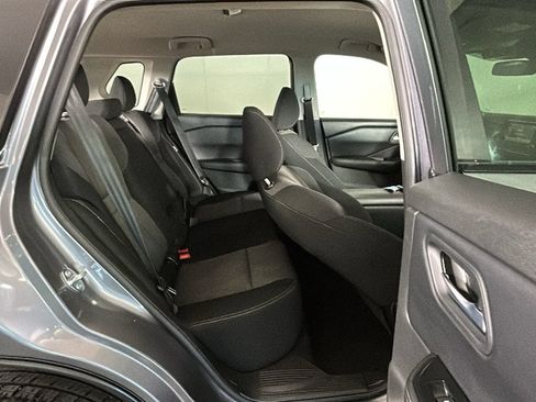 Used 2025 Nissan Rogue SV FWD image 32