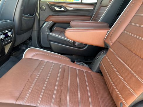 Used 2023 GMC Yukon Denali Ultimate image 19