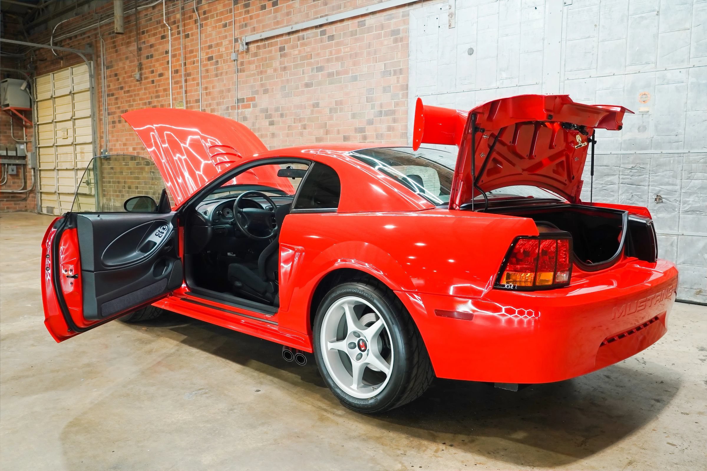 Used 2000 Ford Mustang Cobra RWD image 29