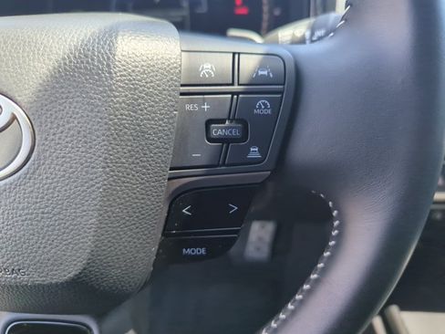 Used 2025 Toyota Camry SE FWD image 16